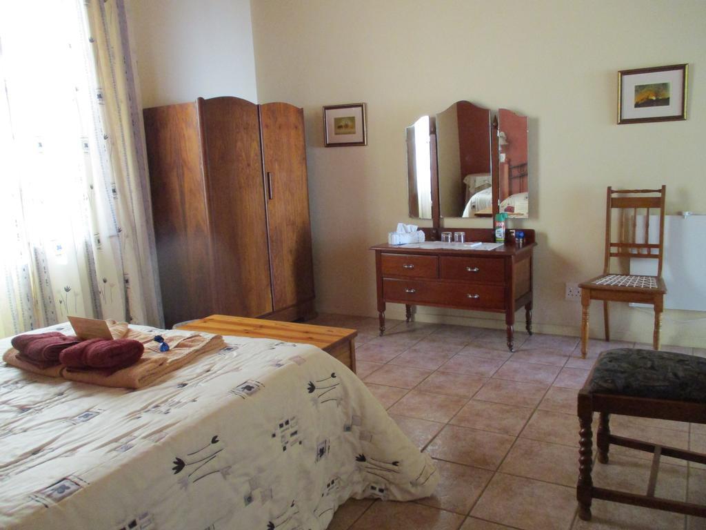 Van Rhyn Guest House Vanrhynsdorp Eksteriør billede