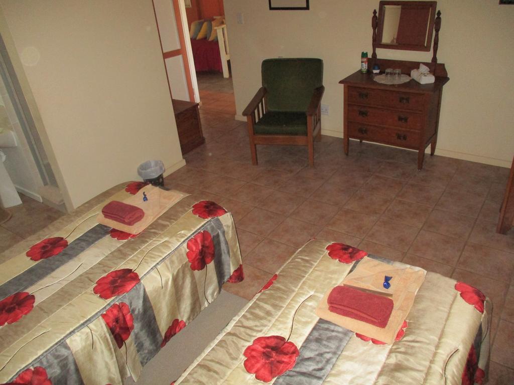 Van Rhyn Guest House Vanrhynsdorp Eksteriør billede