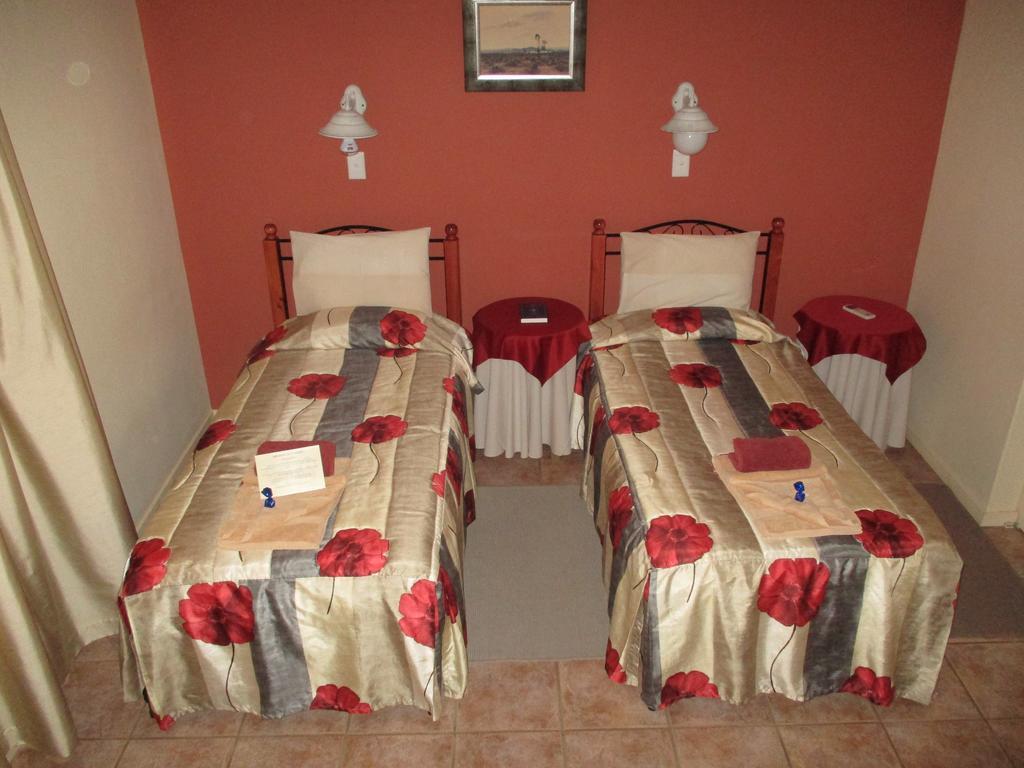 Van Rhyn Guest House Vanrhynsdorp Eksteriør billede