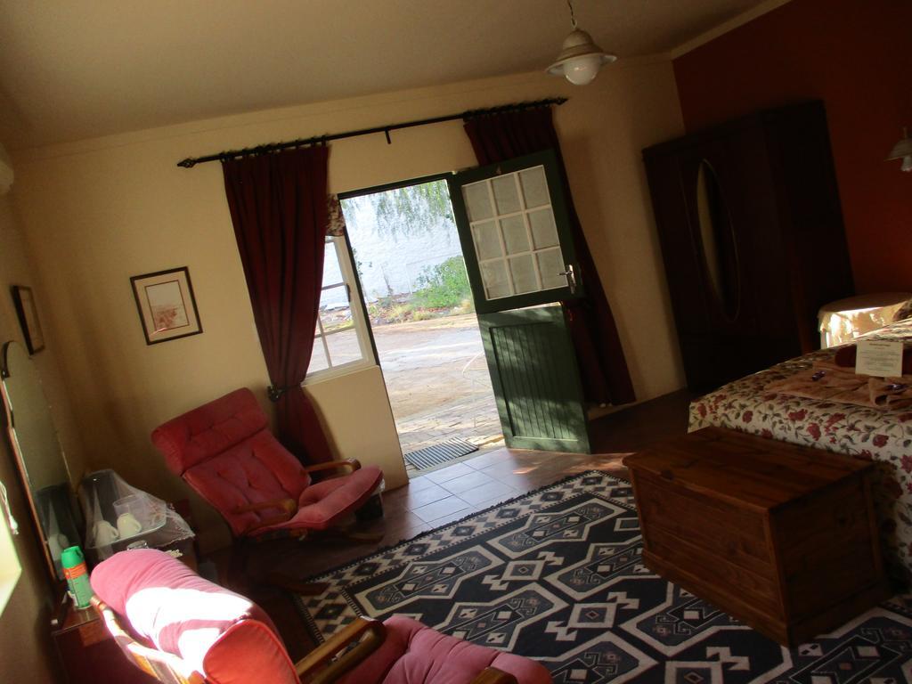 Van Rhyn Guest House Vanrhynsdorp Eksteriør billede