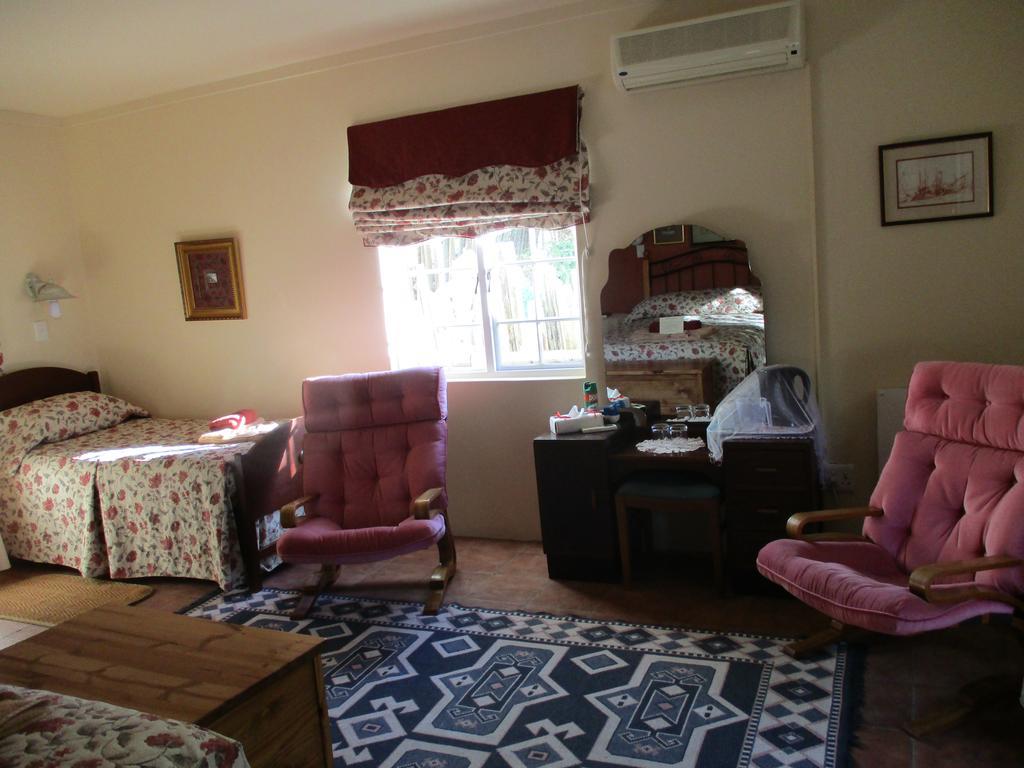 Van Rhyn Guest House Vanrhynsdorp Eksteriør billede