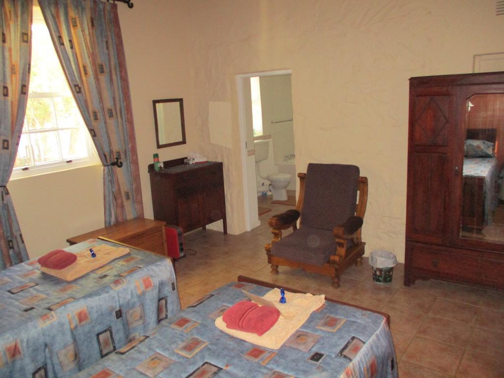 Van Rhyn Guest House Vanrhynsdorp Eksteriør billede