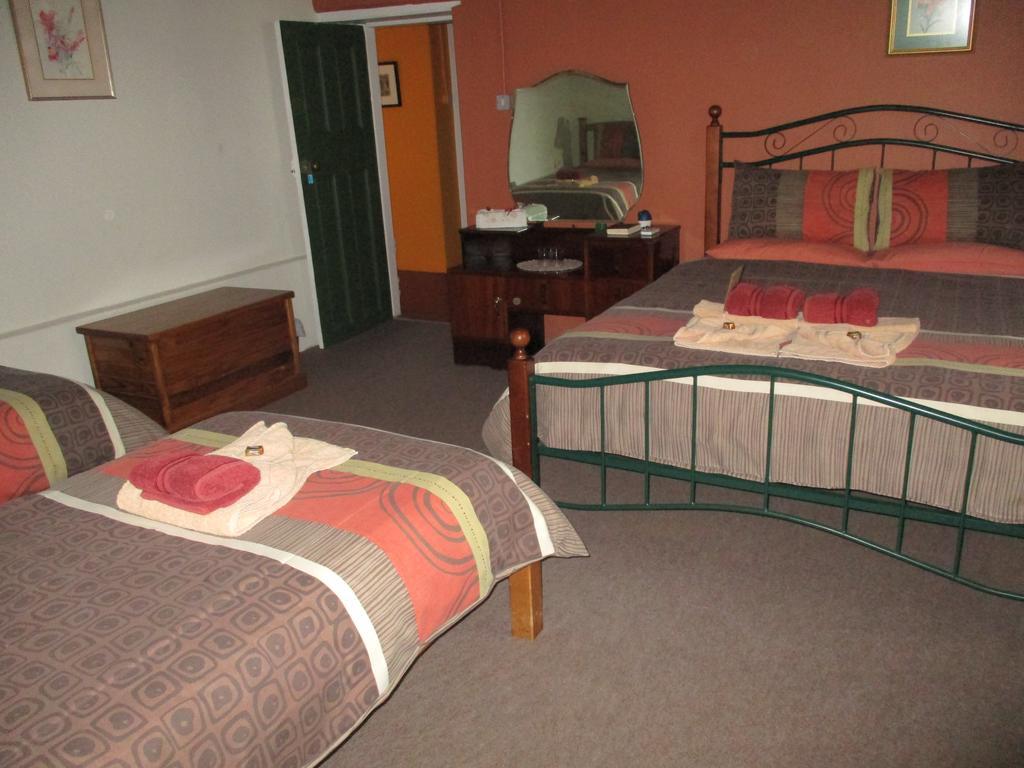 Van Rhyn Guest House Vanrhynsdorp Eksteriør billede