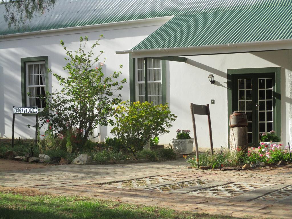 Van Rhyn Guest House Vanrhynsdorp Eksteriør billede