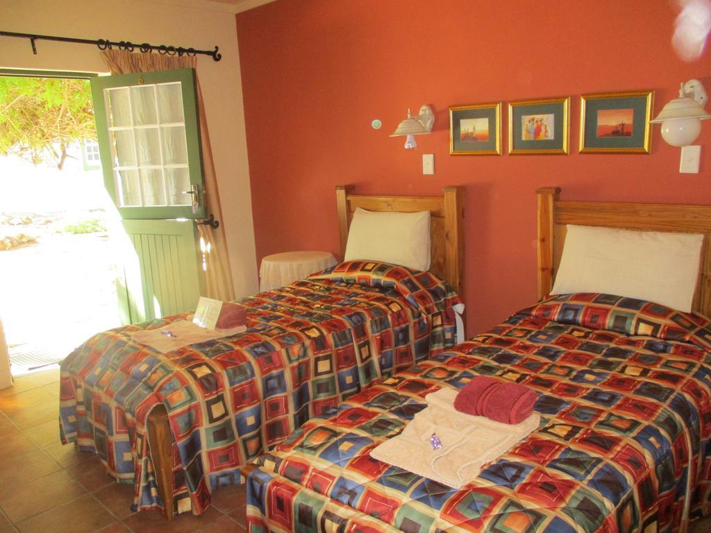 Van Rhyn Guest House Vanrhynsdorp Eksteriør billede