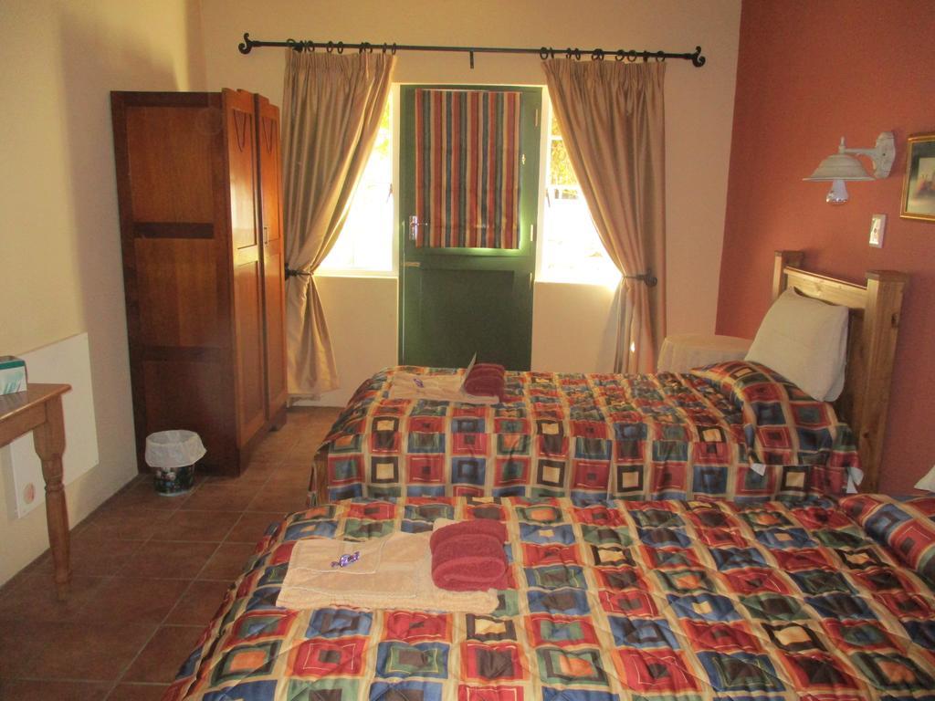 Van Rhyn Guest House Vanrhynsdorp Eksteriør billede